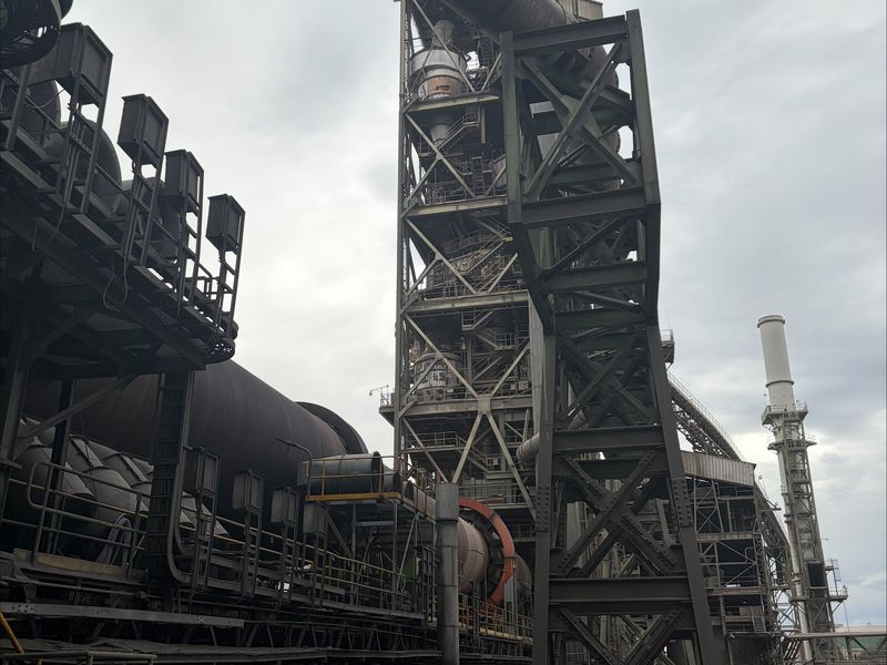 Estructura metálica de una planta de proceso